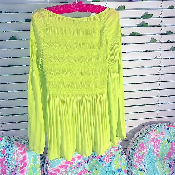 Charlie lemon lime flowing blouse - Picture 3 of 6